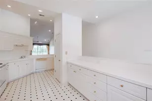 447 Enclave Pl, Lakeland, FL 33803 - Photo 13