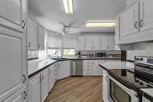 5248 Island View Cir S, Polk City, FL 33868 - Photo 5