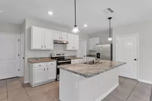 225 Gina Ln, Davenport, FL 33837 - Photo 3