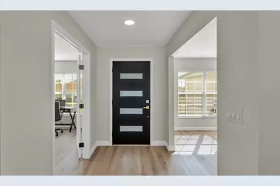 6743 Highlands Creek Boulevard, Lakeland, FL 33813 - Photo 3