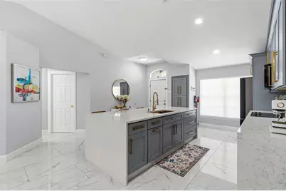 8025 Ridgeglen Cir W, Lakeland, FL 33809 - Photo 9