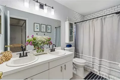 8025 Ridgeglen Cir W, Lakeland, FL 33809 - Photo 17