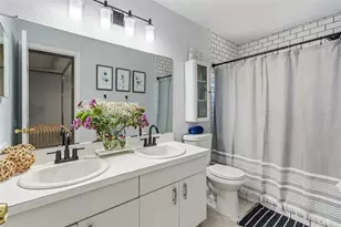 8025 Ridgeglen Cir W, Lakeland, FL 33809 - Photo 17