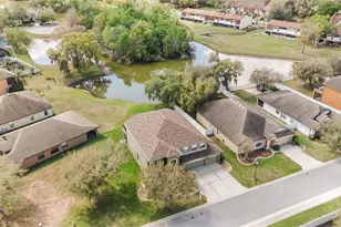 268 Oaklanding Ln, Mulberry, FL 33860 - Photo 3