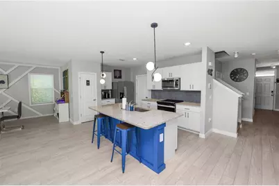 3231 Hilltop Circle, Lakewood Ranch, FL 34211 - Photo 11