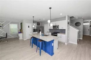 3231 Hilltop Cir, Lakewood Ranch, FL 34211 - Photo 11