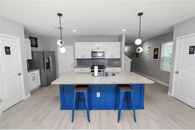 3231 Hilltop Circle, Lakewood Ranch, FL 34211 - Photo 9