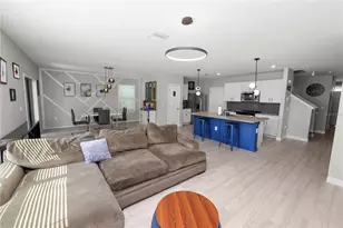 3231 Hilltop Cir, Lakewood Ranch, FL 34211 - Photo 7