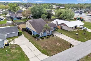 2221 Eastmeadows Rd, Lakeland, FL 33812 - Photo 5