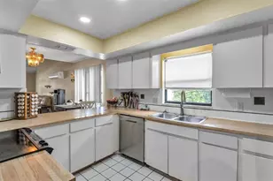 2221 Eastmeadows Rd, Lakeland, FL 33812 - Photo 15