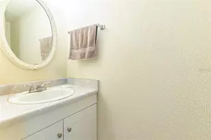 709 Russell Ln, Brandon, FL 33510 - Photo 9