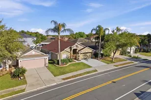 3881 Hampton Hills Dr, Lakeland, FL 33810 - Photo 5