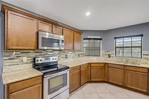 1712 Charmi Dr, Lakeland, FL 33810 - Photo 9