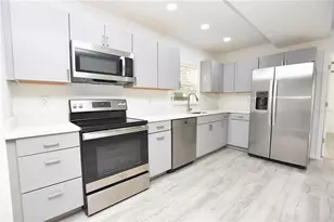 3032 Spirit Lake Dr, Winter Haven, FL 33880 - Photo 7