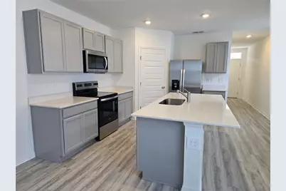 8411 Madrid Street, Lakeland, FL 33810 - Photo 3