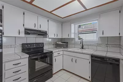 466 Lake Carolyn Circle, Lakeland, FL 33813 - Photo 5