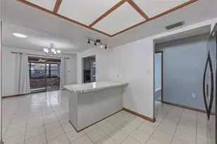 466 Lake Carolyn Cir, Lakeland, FL 33813 - Photo 7