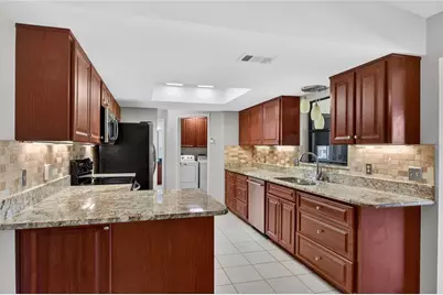 4861 Squire Hollow Dr, Lakeland, FL 33801 - Photo 5