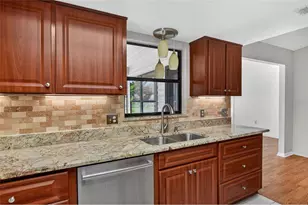 4861 Squire Hollow Dr, Lakeland, FL 33801 - Photo 9