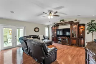 538 Powder Horn Row, Lakeland, FL 33809 - Photo 17