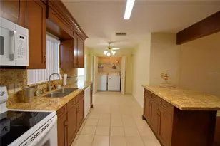 1690 Colonnades Cir N, Lakeland, FL 33811 - Photo 13