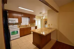 1690 Colonnades Cir N, Lakeland, FL 33811 - Photo 11