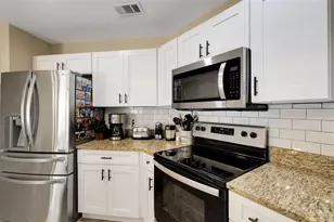 126 Woodside Dr, Lakeland, FL 33813 - Photo 17