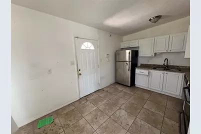 7921 Lakeshore Drive, Tampa, FL 33604 - Photo 3