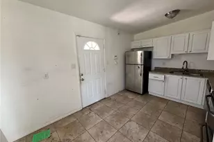 7921 Lakeshore Dr, Tampa, FL 33604 - Photo 3