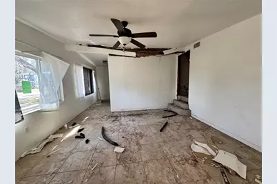 7921 Lakeshore Drive, Tampa, FL 33604 - Photo 7