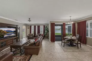 10661 Pictorial Park Dr, Tampa, FL 33647 - Photo 9