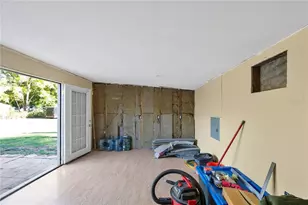 37135 Pauls Dr, Zephyrhills, FL 33541 - Photo 27