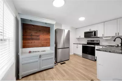 37135 Pauls Drive, Zephyrhills, FL 33541 - Photo 7