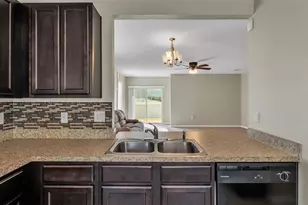 2162 Blue Highlands Dr, Lakeland, FL 33811 - Photo 7