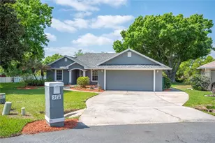 5711 Manchester Dr E, Lakeland, FL 33810 - Photo 3