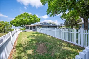 5711 Manchester Dr E, Lakeland, FL 33810 - Photo 7