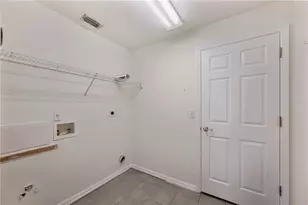 5711 Manchester Dr E, Lakeland, FL 33810 - Photo 19