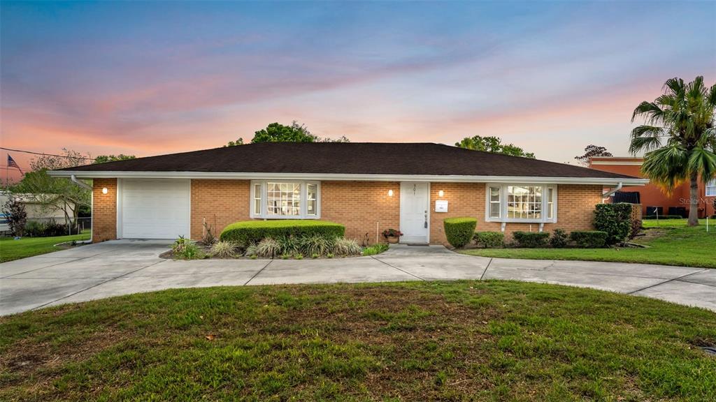 901 Woodward St - 901 Woodward St, Lakeland, FL 33803 Luxury Property | Jose Angel Pina