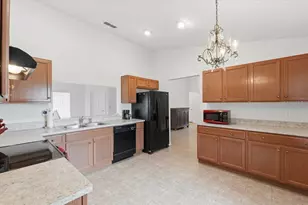 2940 Blackwater Creek Dr, Lakeland, FL 33810 - Photo 11