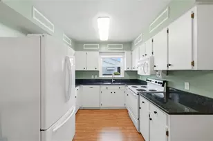 4825 Goldenview Ln, Lakeland, FL 33811 - Photo 7