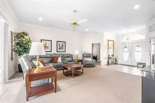 6758 Huntington Hills Blvd, Lakeland, FL 33810 - Photo 5