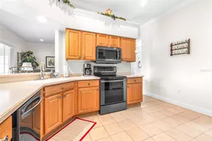 6758 Huntington Hills Blvd, Lakeland, FL 33810 - Photo 9