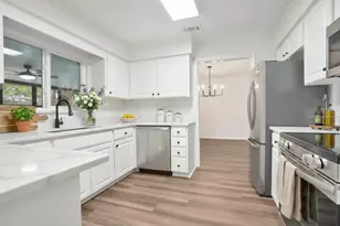 1307 Valley Hill Dr, Lakeland, FL 33813 - Photo 3