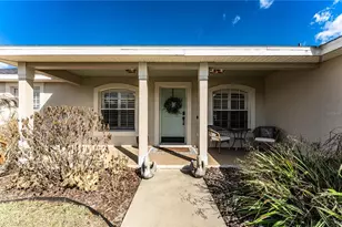 2730 Highlands Creek Dr, Lakeland, FL 33813 - Photo 3