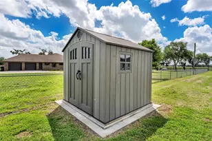 6110 Downing St, Dover, FL 33527 - Photo 49