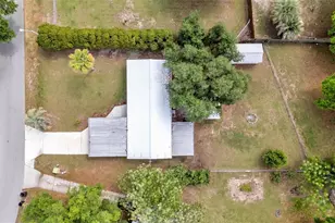 4910 Rollinglen Loop E, Lakeland, FL 33810 - Photo 15