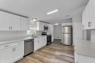 4910 Rollinglen Loop E, Lakeland, FL 33810 - Photo 3