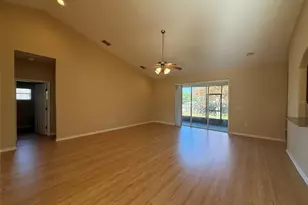 5398 Oxford Manor Cir, Lakeland, FL 33810 - Photo 11