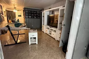 2412 Burns St, Lakeland, FL 33801 - Photo 5