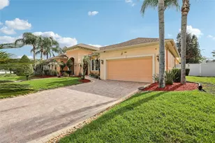 5561 Pebble Beach Dr, Lakeland, FL 33812 - Photo 3